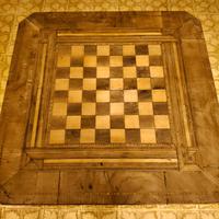 Tavolino scacchiera in legno massello