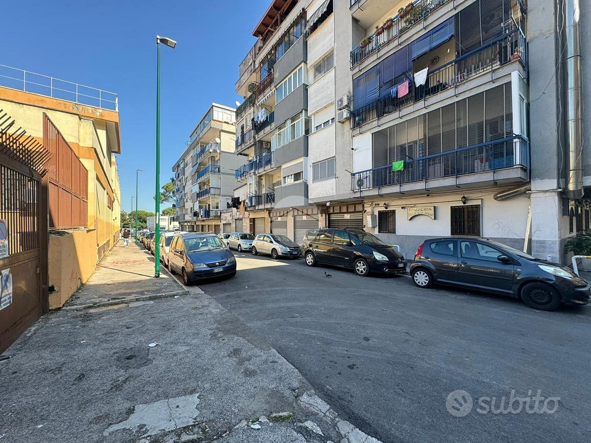 NEGOZIO A NAPOLI - Altro