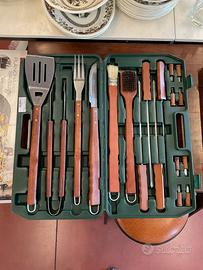Set utensili barbeque 18 pezzi