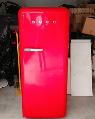 Frigorifero SMEG Rosso Vintage – Stile Anni '50