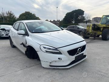 Ricambi per Volvo V40 2018