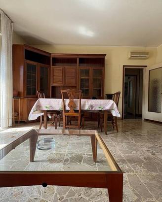 Appartamento di 111 m² con 4 locali e box auto a D