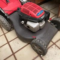 Tagliaerba a benzina HONDA GCV 135 a trazione