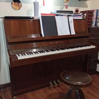 Pianoforte verticale usato