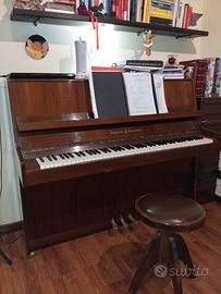 Pianoforte verticale usato