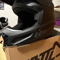 Casco in fibra di carbonio LEATT