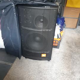 Casse passive JBL e finale di potenza. 