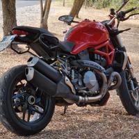 Monster 1200 Red permuto anche con Auto