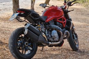 Monster 1200 Red permuto anche con Auto