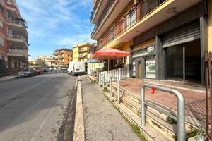 Fidene - locale commerciale