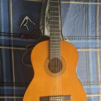Chitarra Yamaha + Custodia in Pelle Imbottit