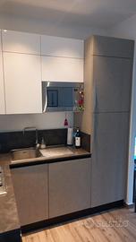 Cucina angolare, 6 anni, disponibile fine luglio