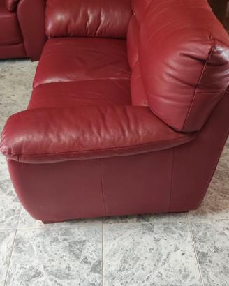 Divani in vera pelle rossa 3+2 posti ottime condiz