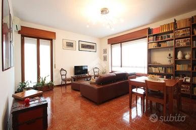 3 LOCALI A GARBAGNATE MILANESE