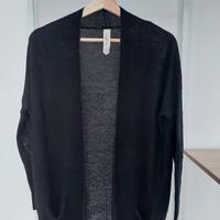 Maglia donna nera aperta sul davanti Pull & Bear