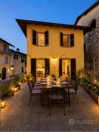AGRA vendiamo CASA INDIPENDENTE di charme nel borg