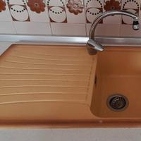 Lavello completo di miscelatore