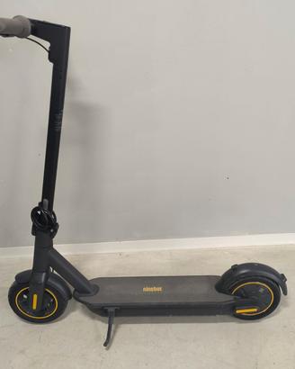 monopattino ninebot max g30