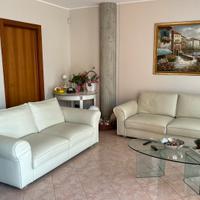 COPPIA DIVANI PELLE ARTIGIANALI