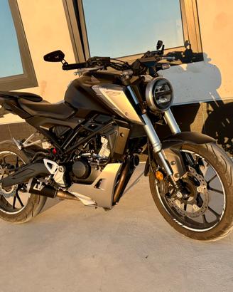 Honda cb125r