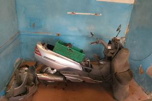 Burgman 400 del 2002 (smontato) e 250 del 2004