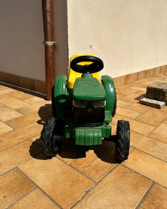 Trattorino elettrico Peg Perego