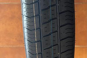 Ruotino di scorta completo di kit