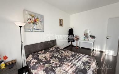 AMPIO BILOCALE IN PALAZZINA RISTRUTTURATA, VICINO