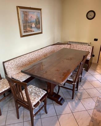 Tavolo in legno massello