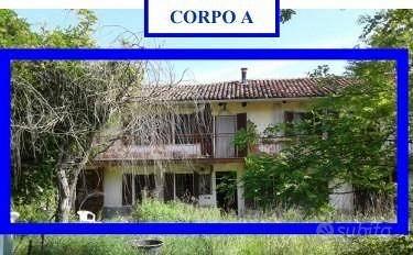 Immobile in asta di 362 m² con più di 5 locali a C