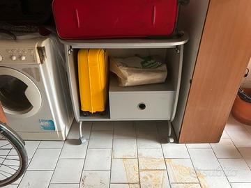 Scrivania postazione pc fisso