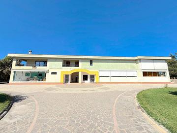 Immobile di 1400 m² con più di 5 locali a Città de