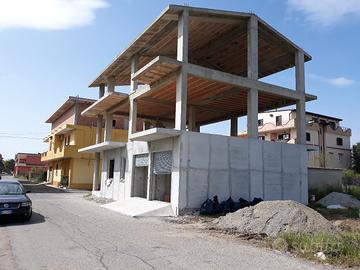 appartamento, app. rustici più terreno edificabile