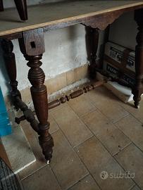 Tavolino basso piccolo antico gambe tornite 