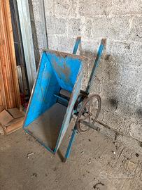 Pigiatrice manuale per uva d’epoca – vintage