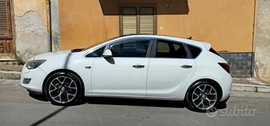 OPEL Astra 3ª serie - 2011