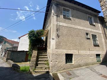 CASA SEMINDIPENDENTE A CASELLA