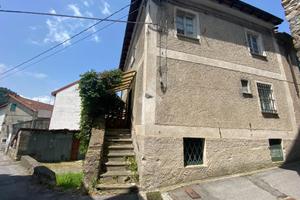 CASA SEMINDIPENDENTE A CASELLA
