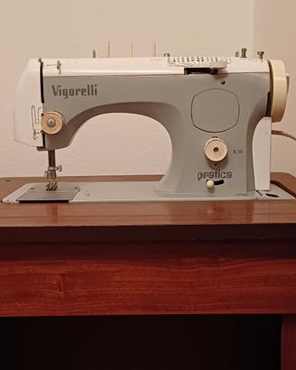 Macchina da cucire Vigorelli con mobiletto