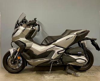 Honda Adv 350 ricambi