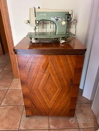 Macchina da cucire Victor + mobile Necchi 267