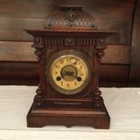 Orologio da camino antico