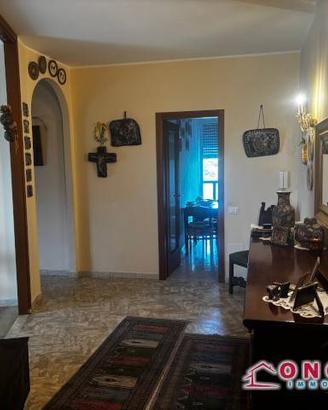 Appartamento di 100 m² con più di 5 locali a Coppa