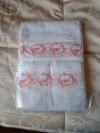 Asciugamani ricamati a mano 