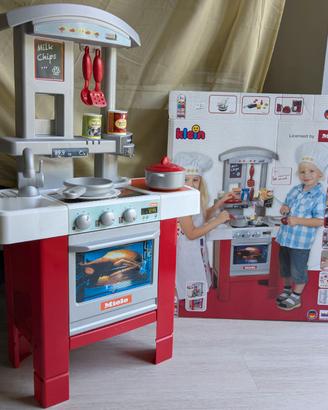 Cucina giocattolo Klein / Miele con set completo e