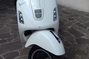 Vespa 300 gts