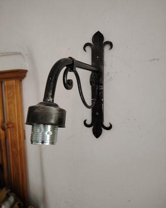 Applique ferro battuto. 
