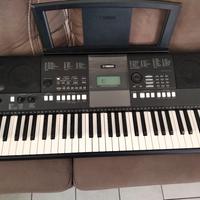 tastiera musicale Yamaha 