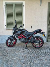 Moto KTM grs 125 black edition