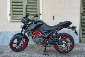 Moto KTM grs 125 black edition